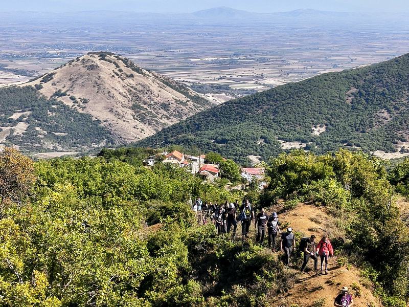 Αρχαία Δολοπία - Κάστρο Μενελαϊδος! Πεζοπορία στις πλαγιές των νότιων Αγράφων & φαγητό σε ρακοκάζανο!